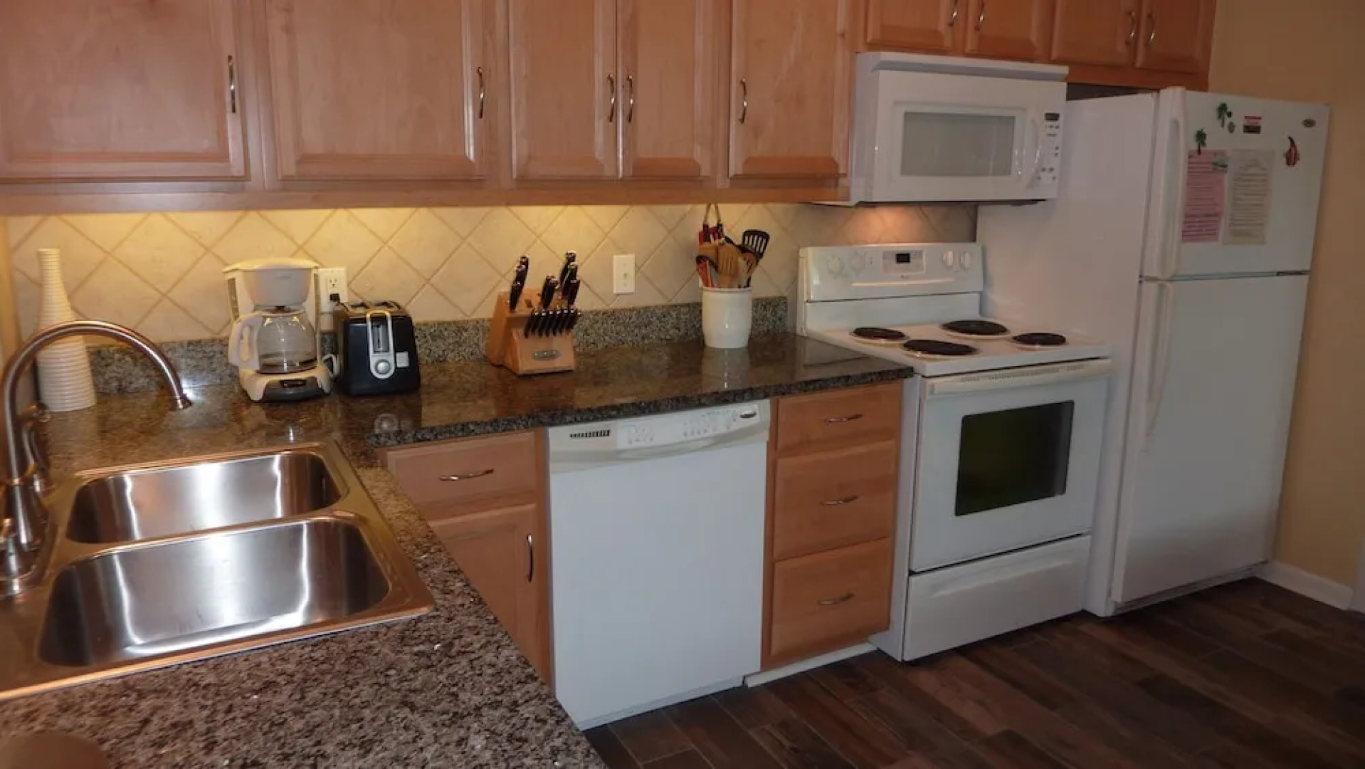 Mellow Yellow - 3 Br Home