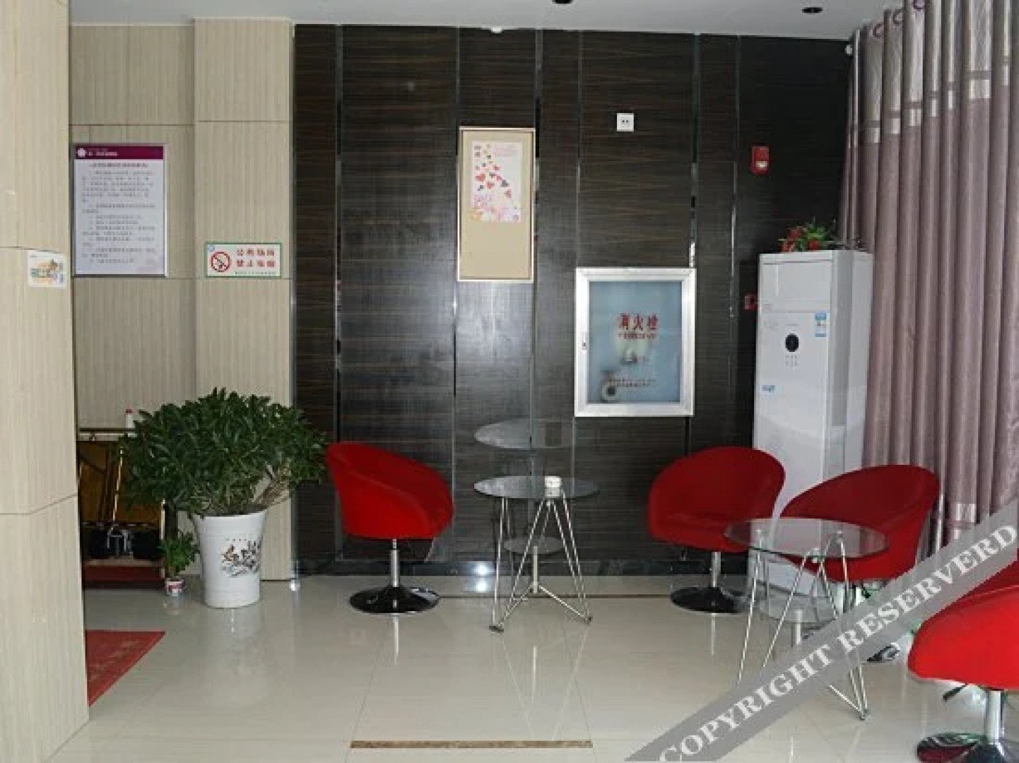 SET Chain Hotel (Xiangyang Yiwu Trade City)