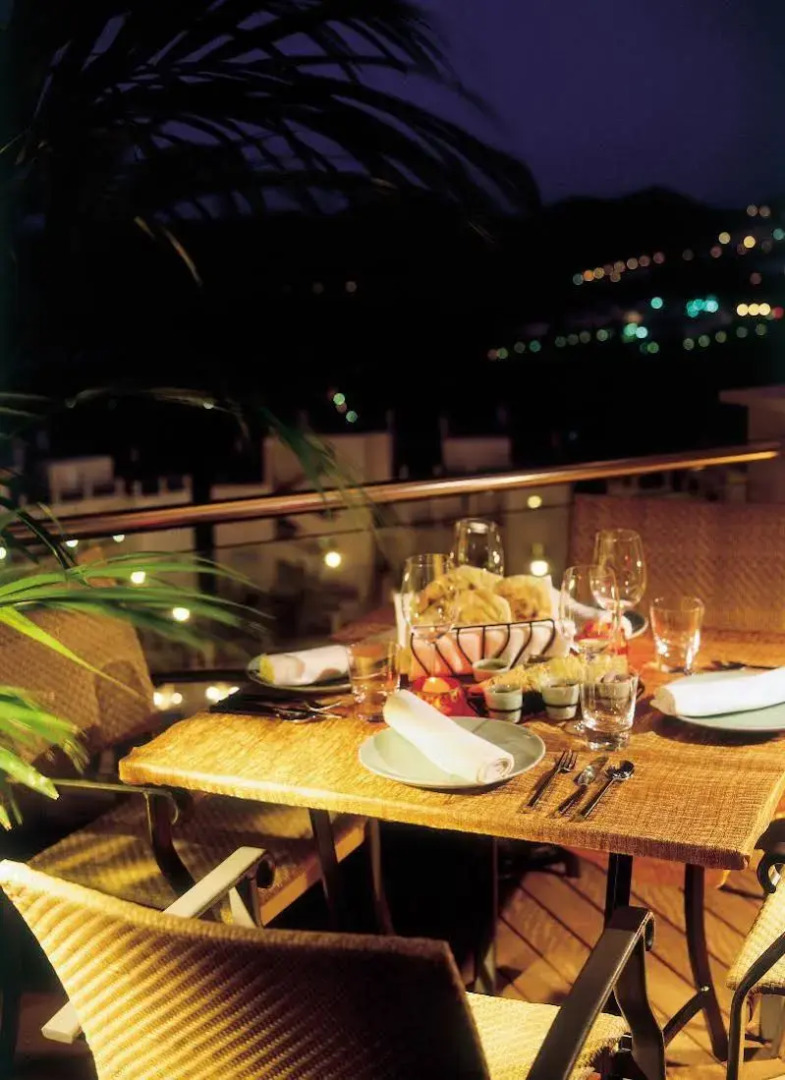 Las Lomas Village – Luxury Apartments