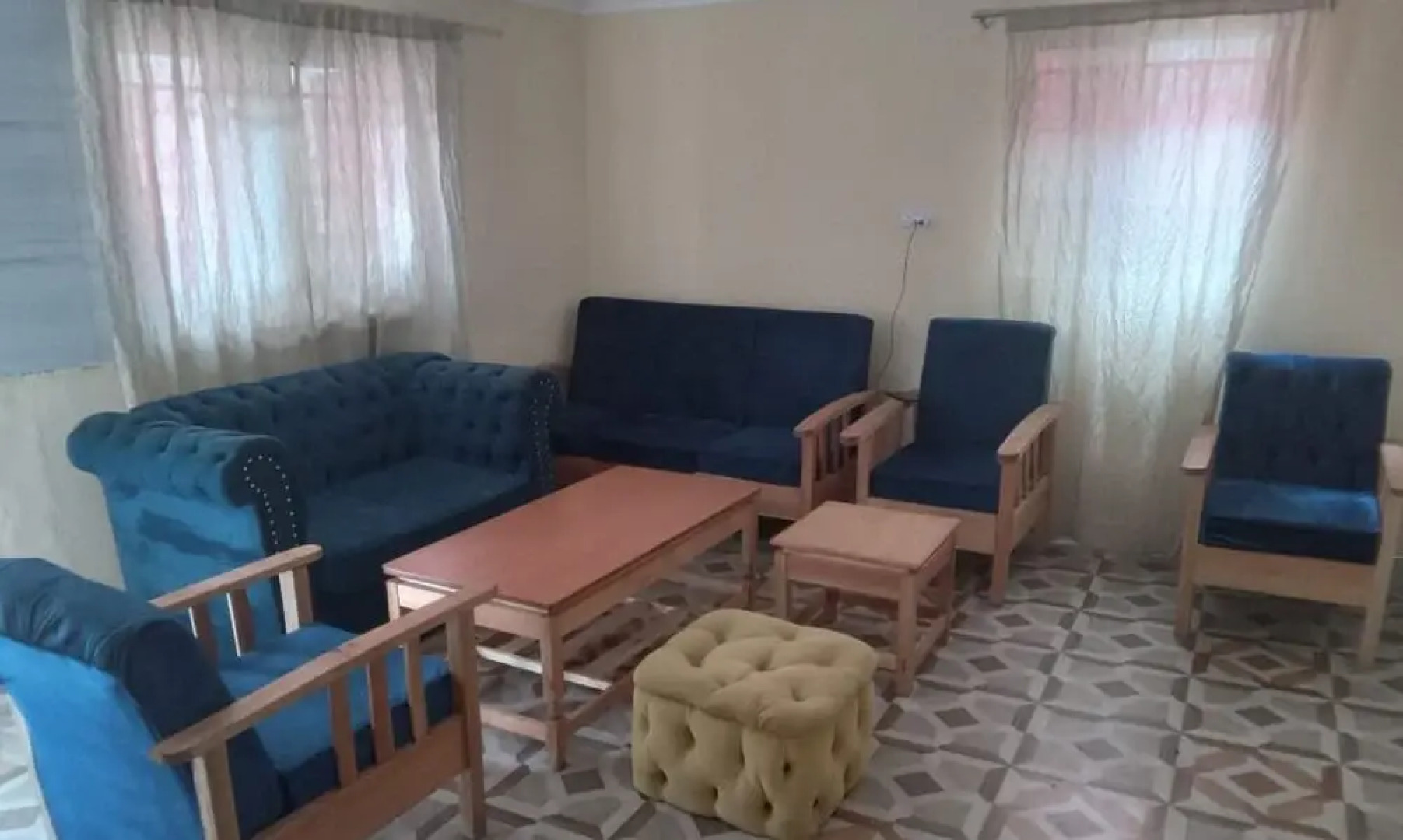 Caren Cottages & Airbnb Kitale