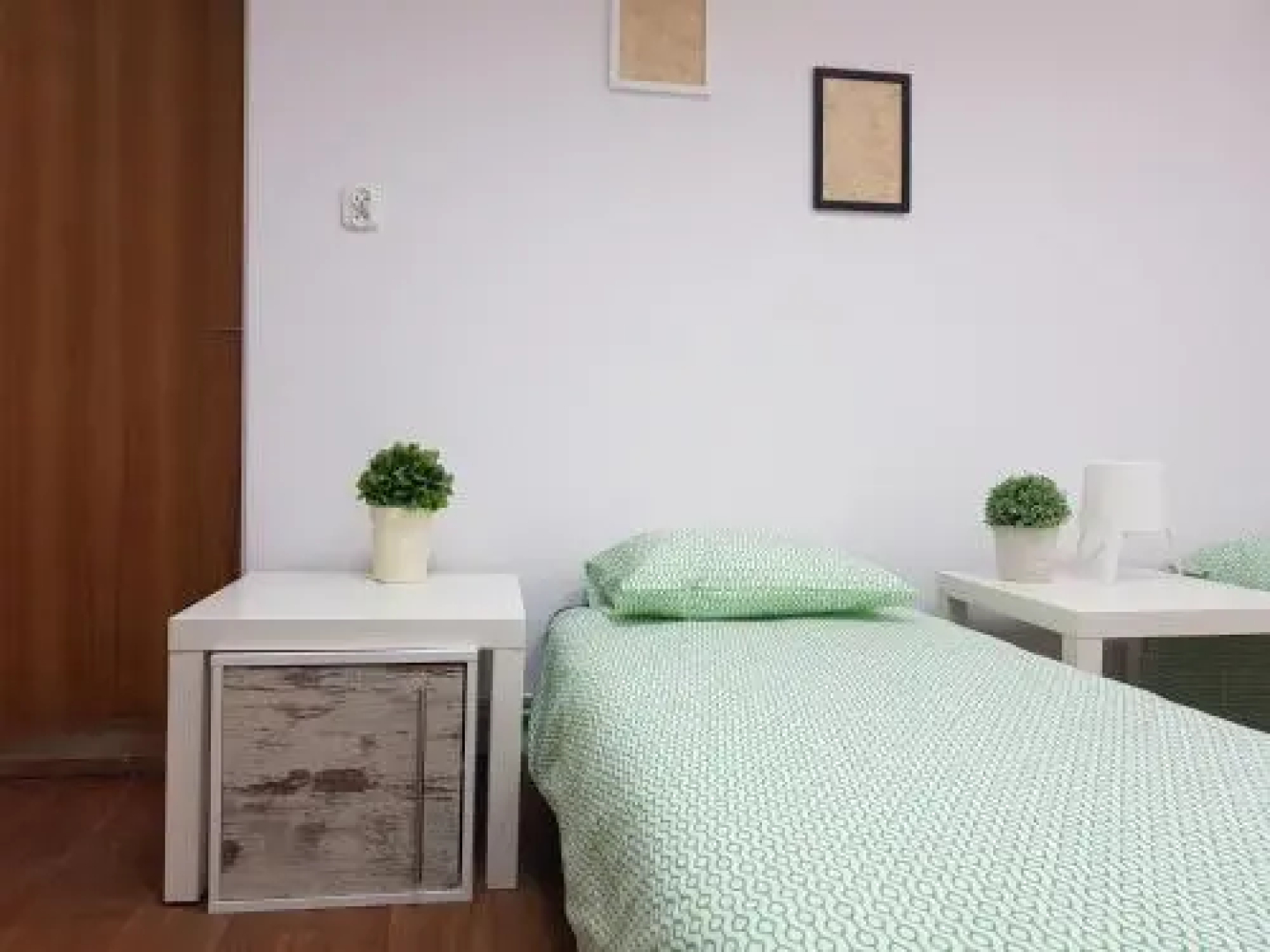 Noclegi Baza 8