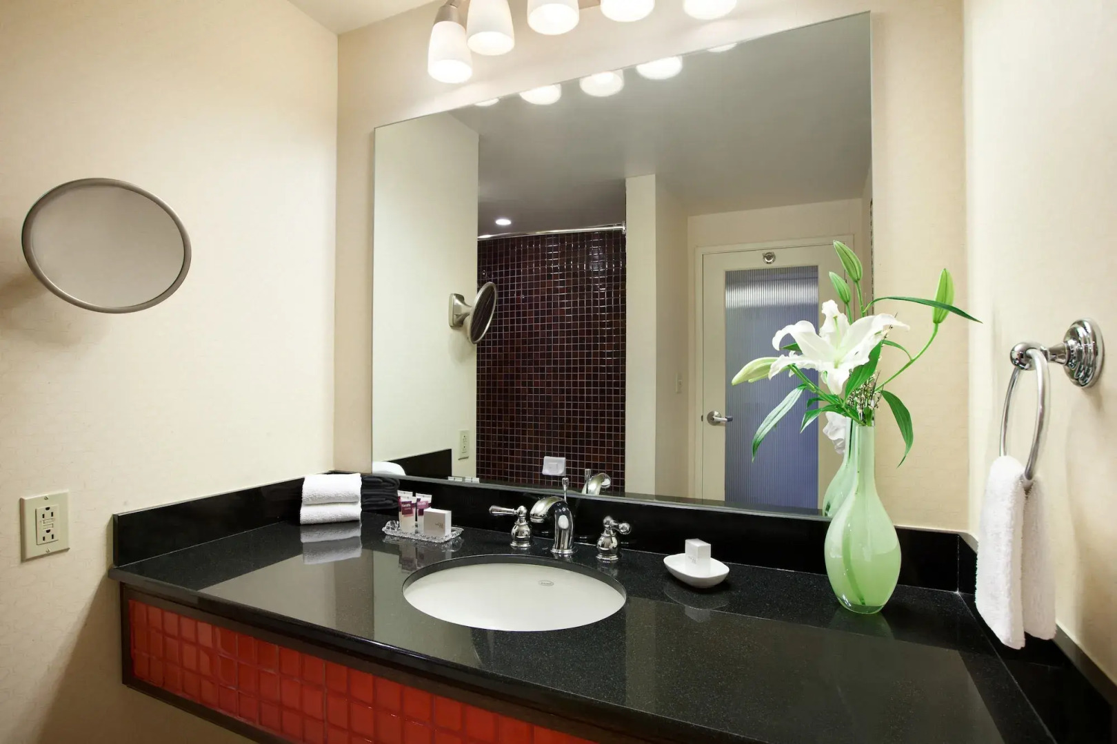 Отель Caesars Republic Lake Tahoe — A Caesars Destination