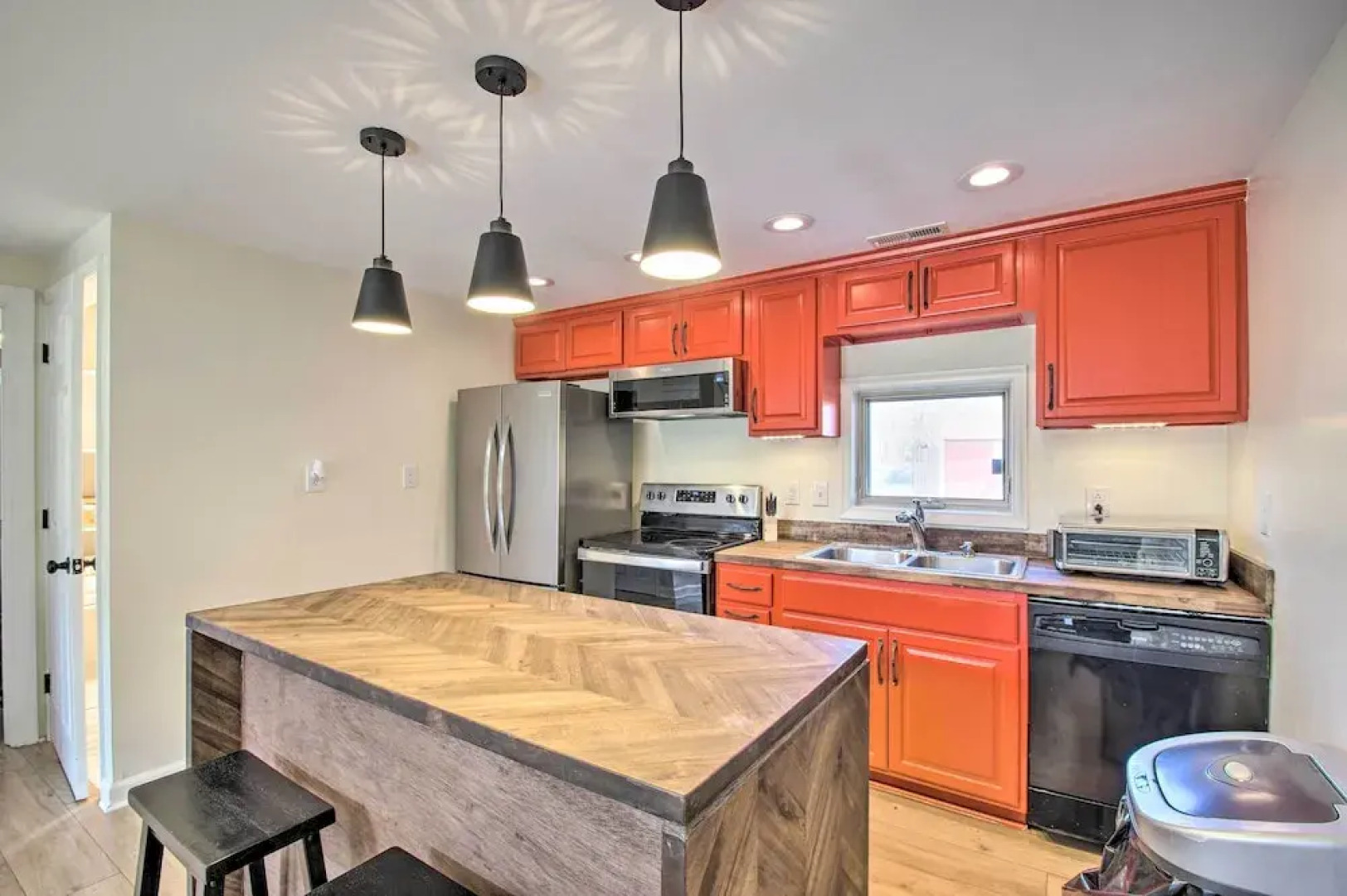 Home & Cottage Near Wintergreen Resort!