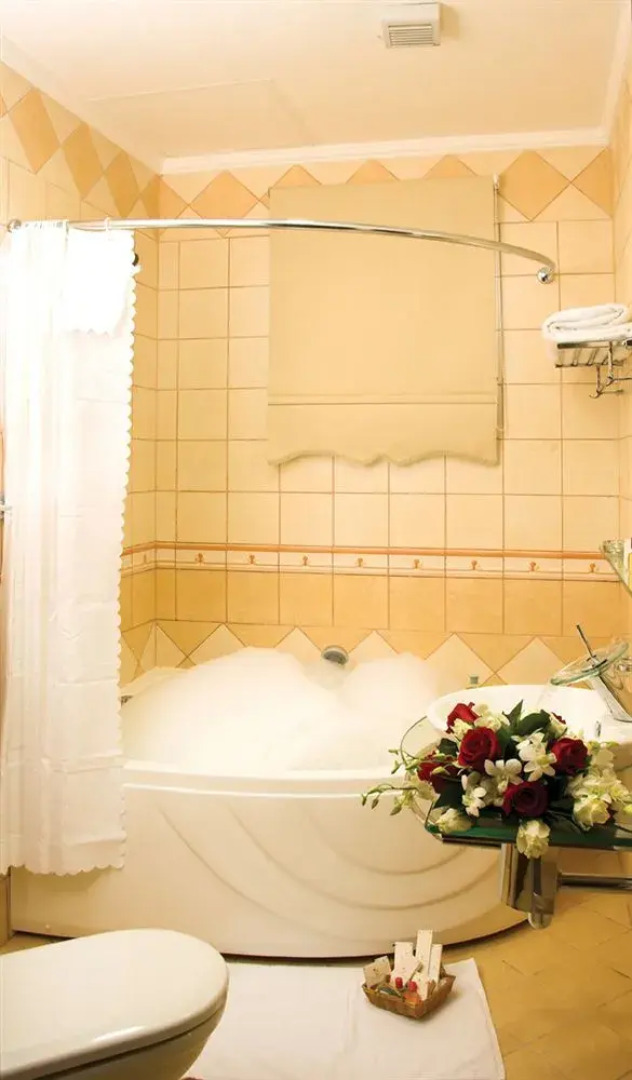 Plaza Athenee Hotel Kuwait