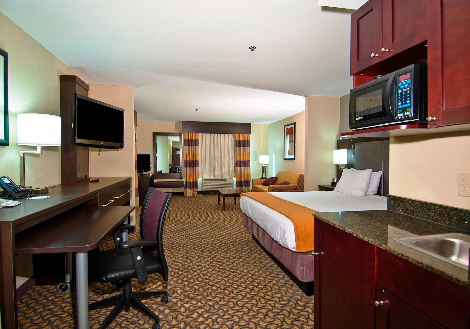 Holiday Inn Express & Suites Jackson / Pearl Intl Airport by IHG
