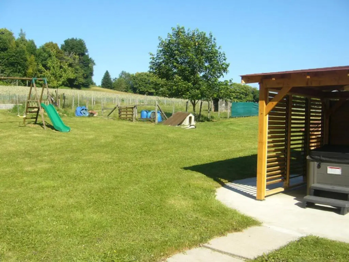 Appartement dans maison à Corbelin proche Walibi