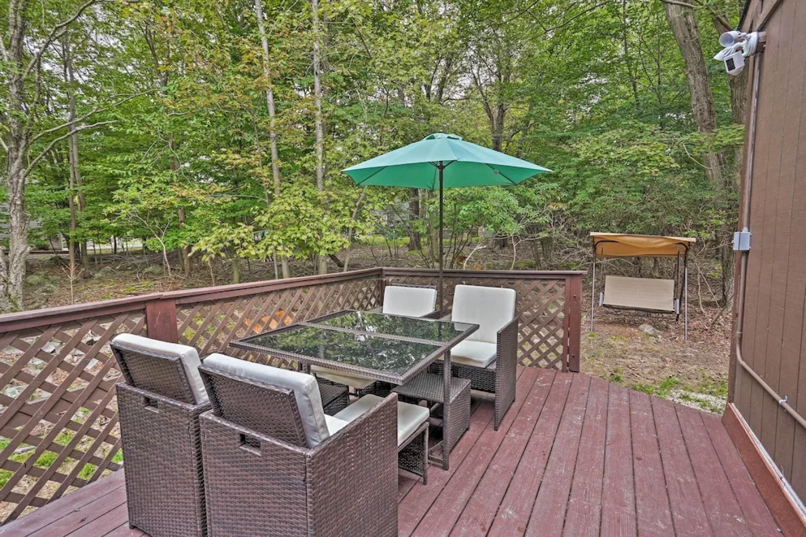 15 Mi to Camelback Ski Resort: Home w/ Deck!