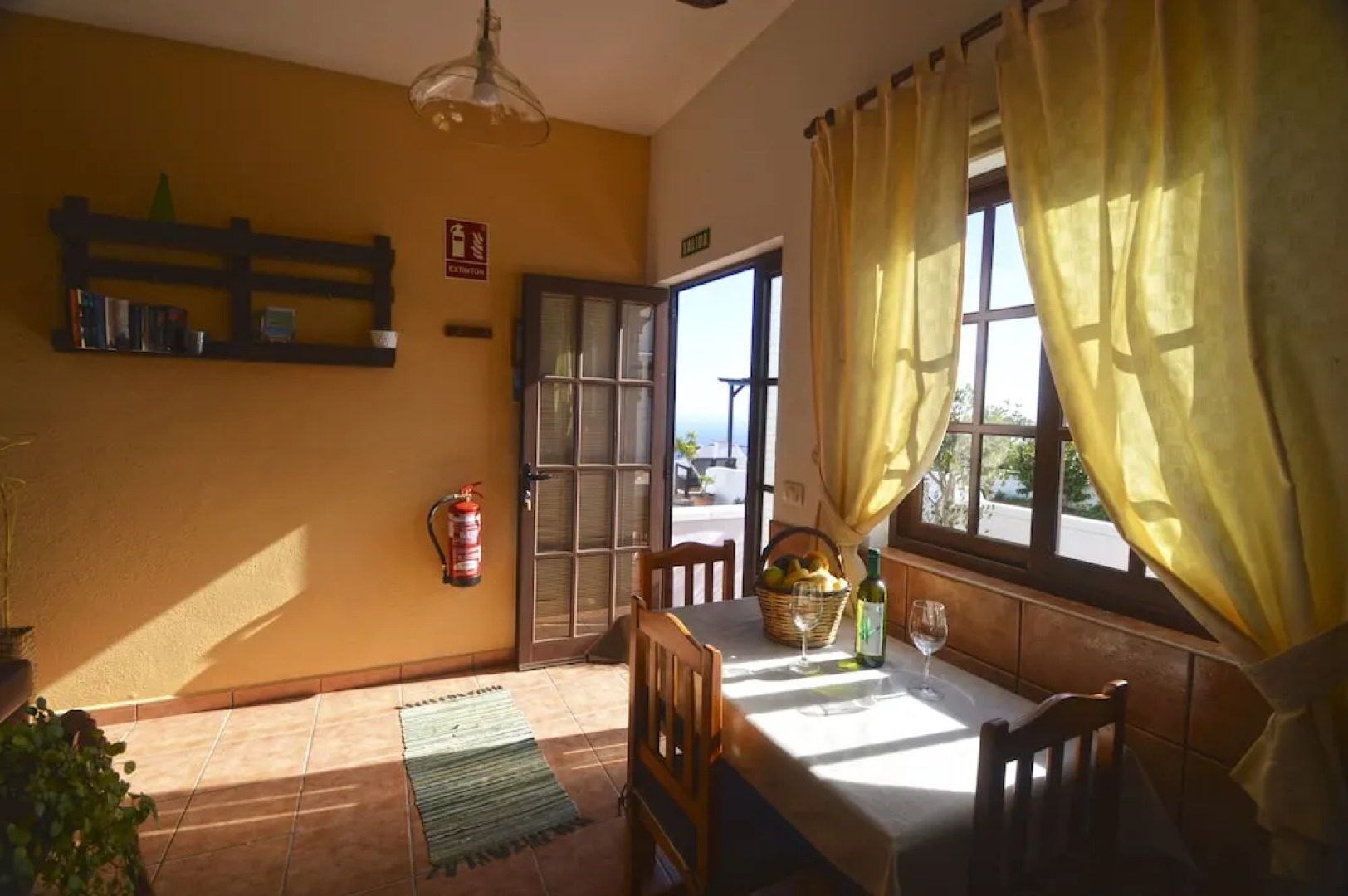 La Roseta by Isla Bonita