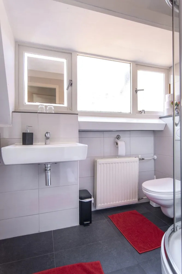 Guesthouse Citydrop, Amsterdam Flower Market