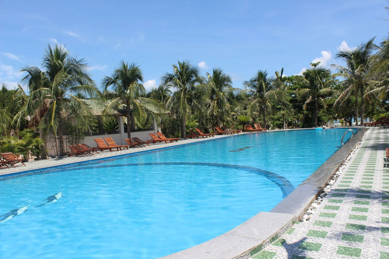 GM Doc Let Beach Resort & Spa