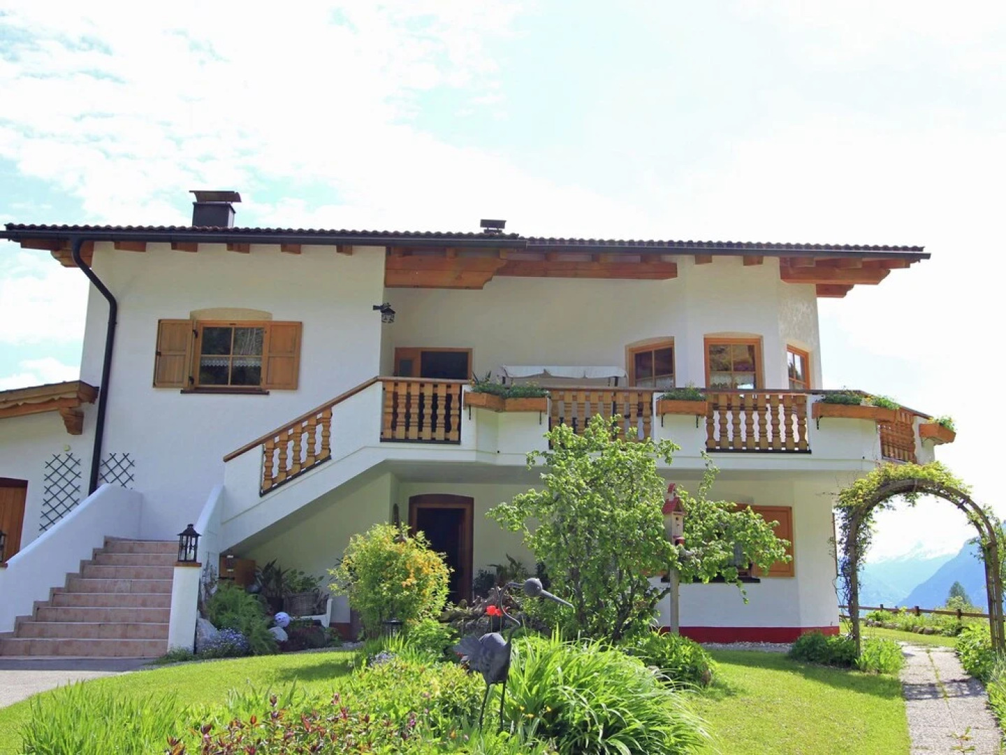 Spacious Apartment With Garden in Bürserberg