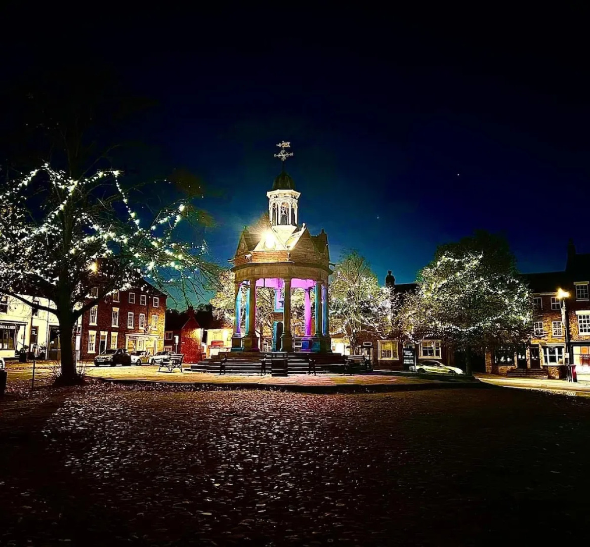 Private Annex, Parking, Wifi, 2mins to J48 A1 M1