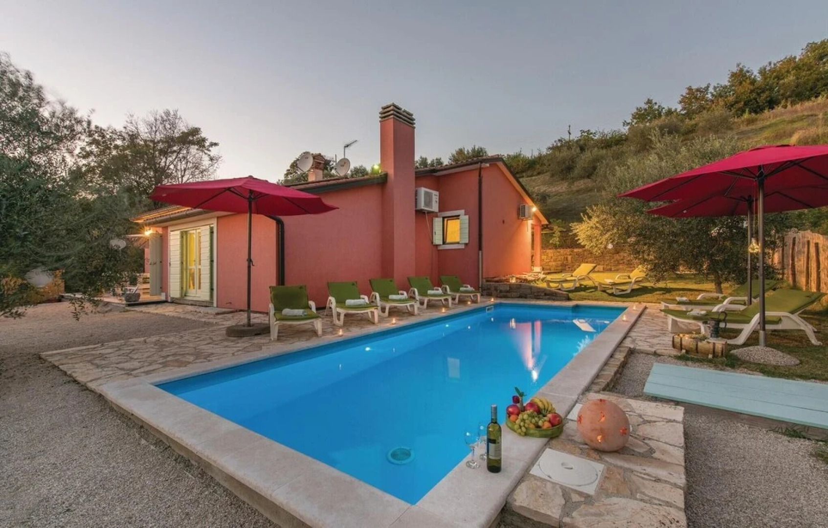 Beautiful Home in Buje With Wifi and 4 Bedrooms