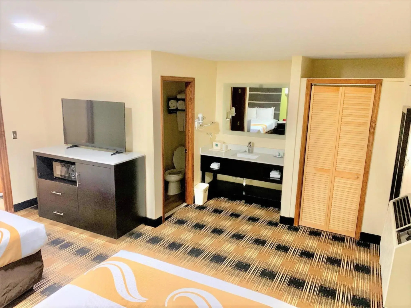 Quality Inn & Suites Mt Chalet