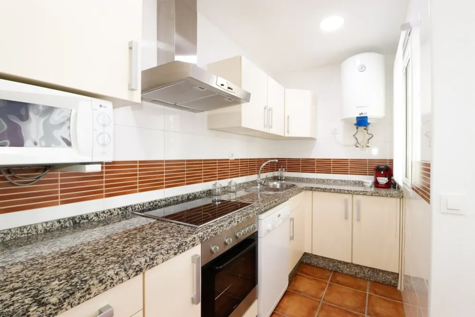 Summerland Apartments Rota