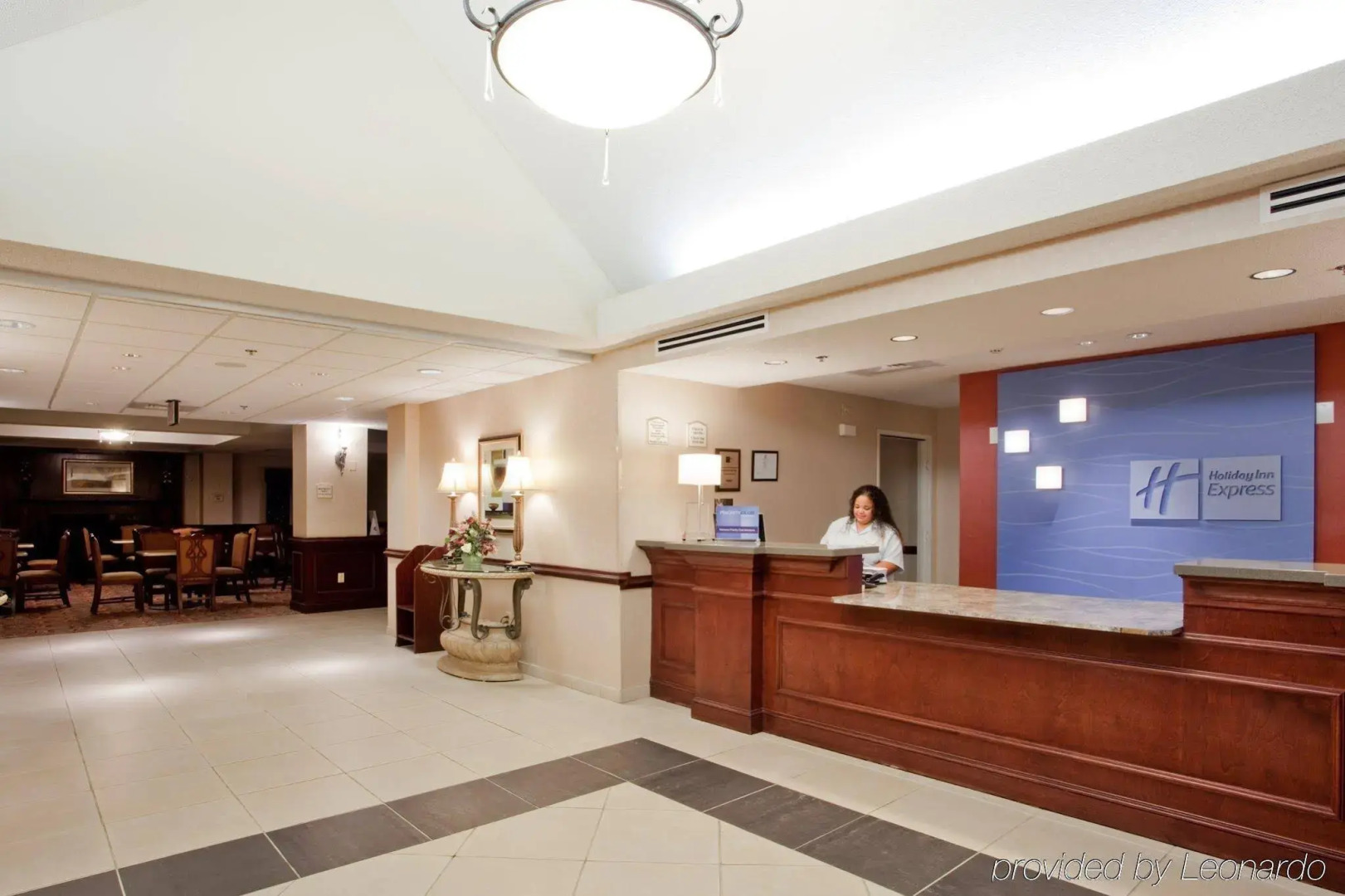 Holiday Inn Express Hotel & Suites Chesapeake by IHG