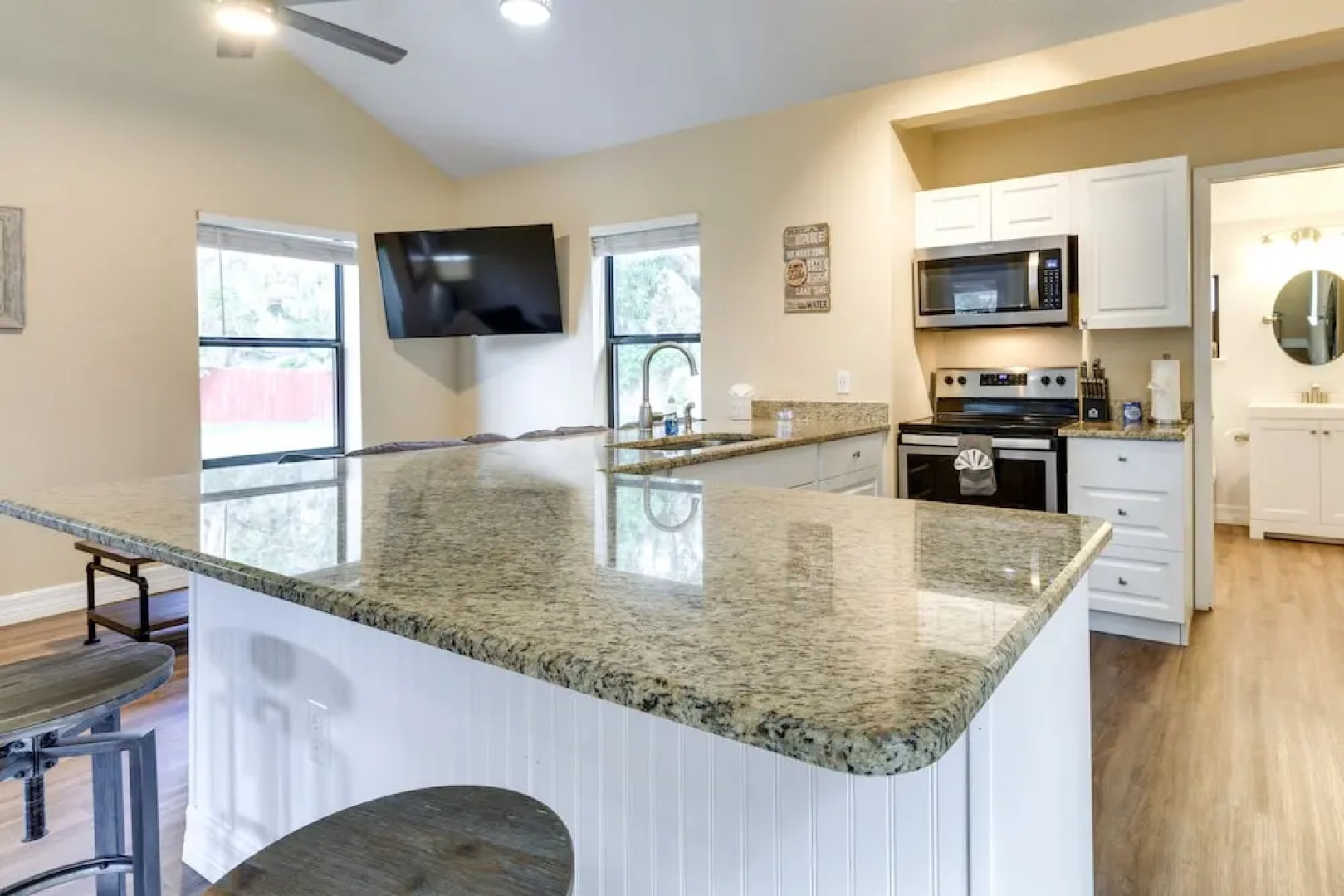 St Cloud Vacation Rental - Walk to Lakefront Park!