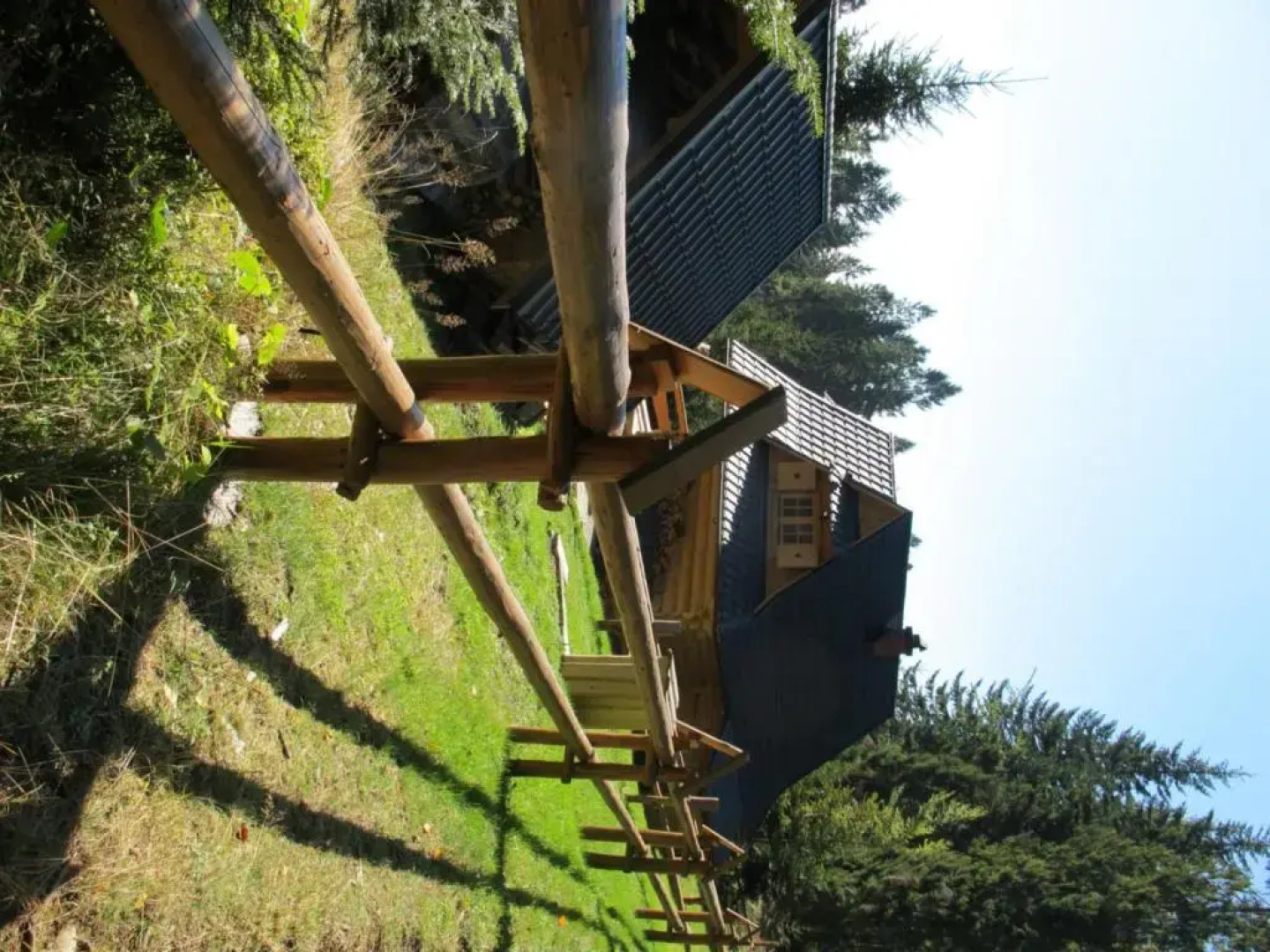 Domek drewniany w górach