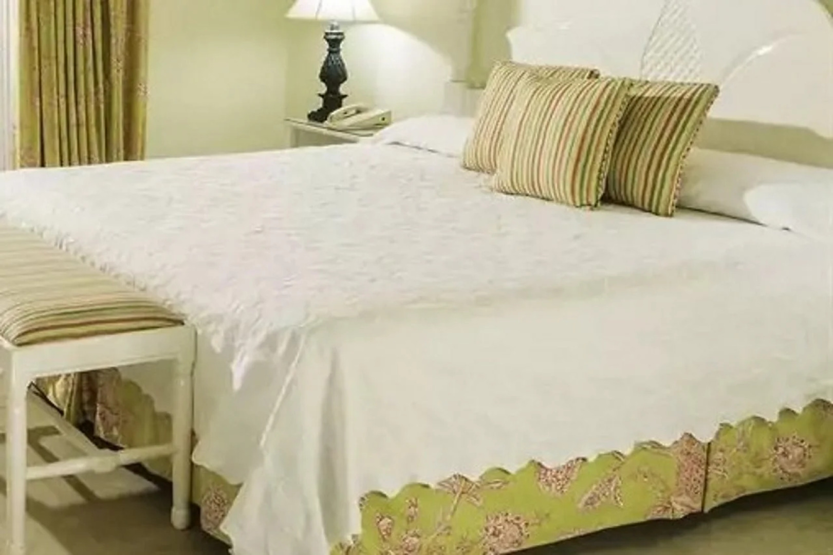 Отель Half Moon