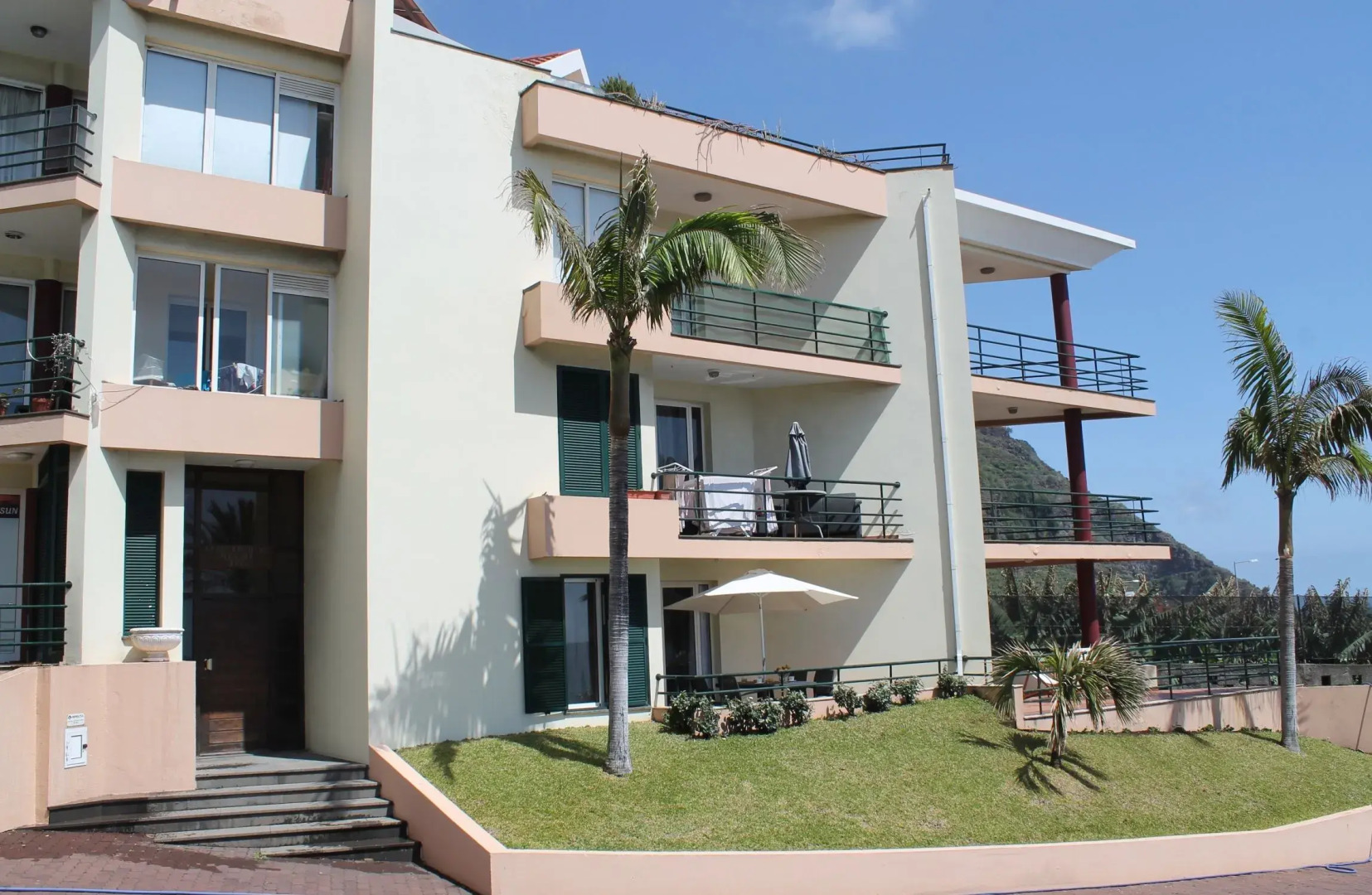 In sunny Madalena do Mar bay, 2-Bedroom refurbished apartment – Atlantic View