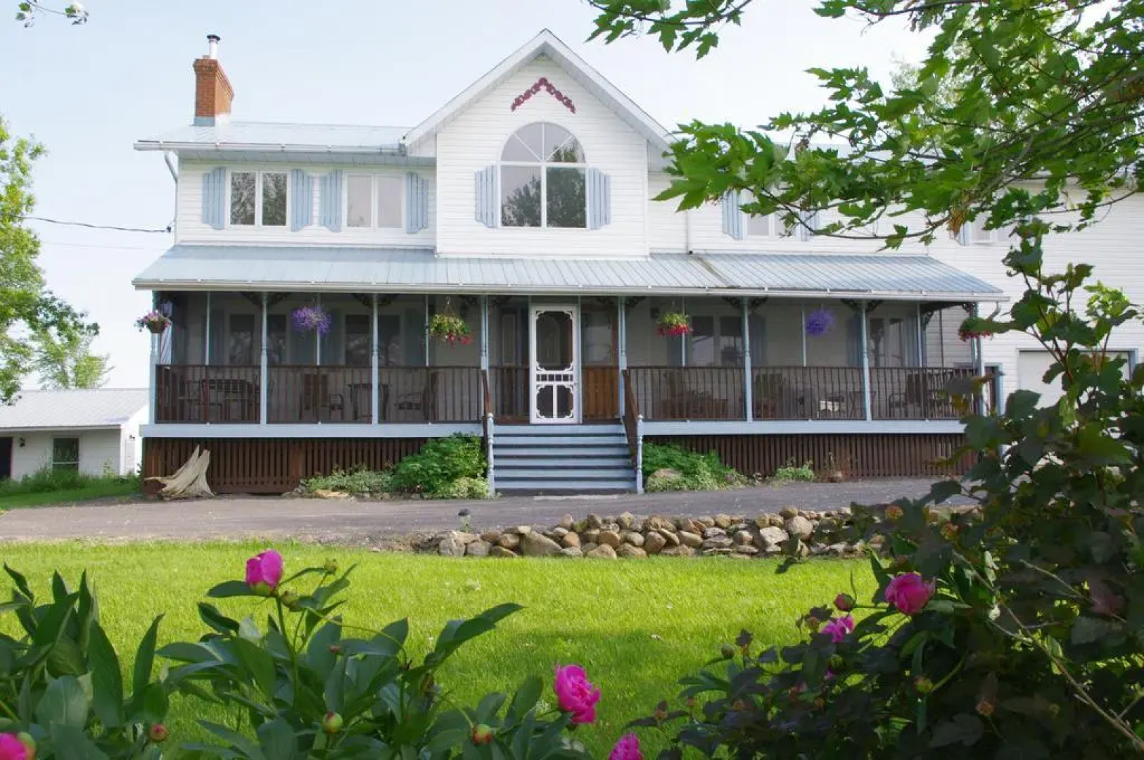 Bells and Whistles Family Inn