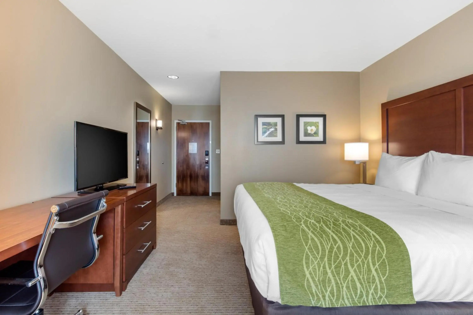 Comfort Inn & Suites at CrossPlex Village