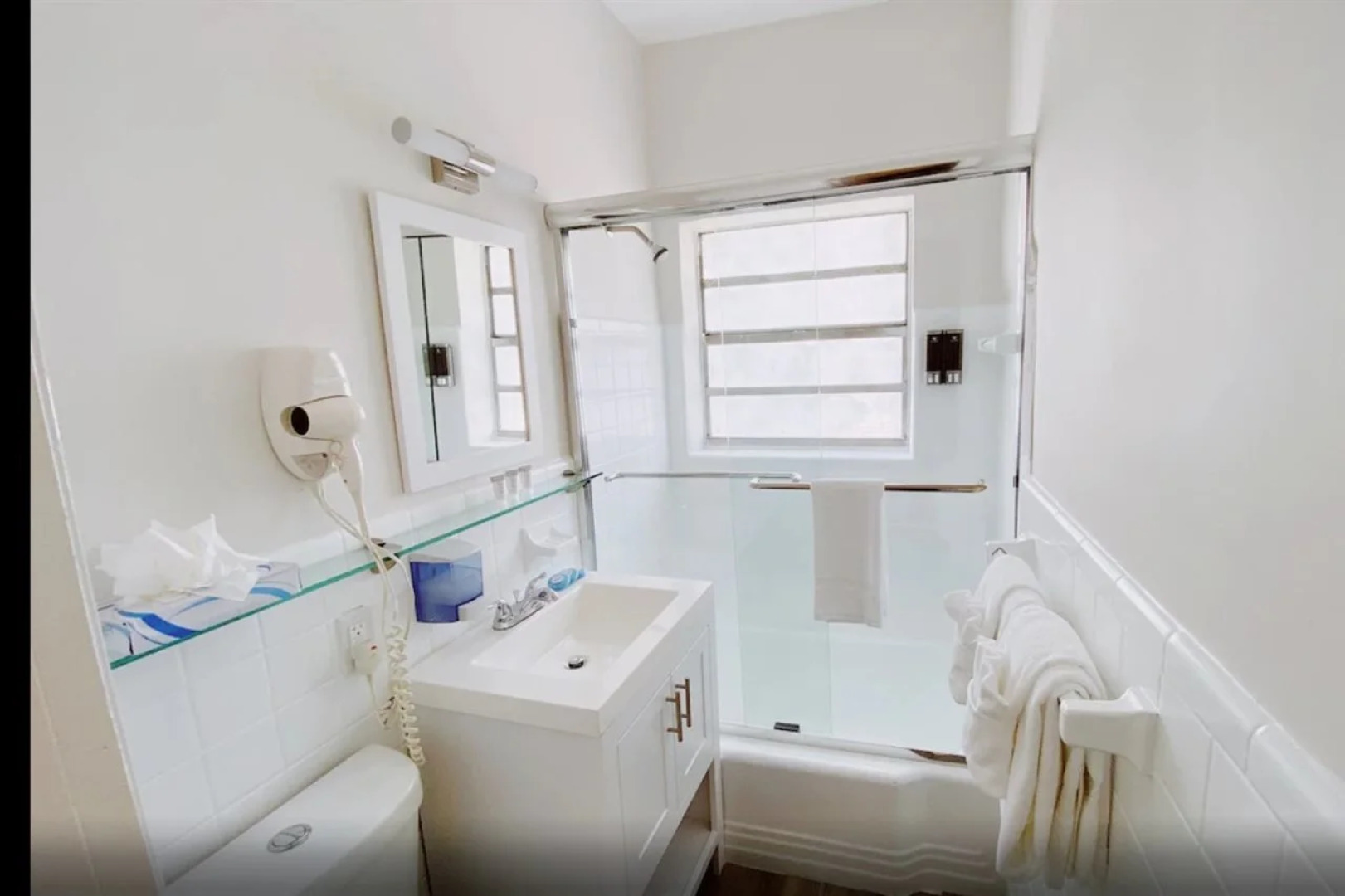 Miami International by Lowkl