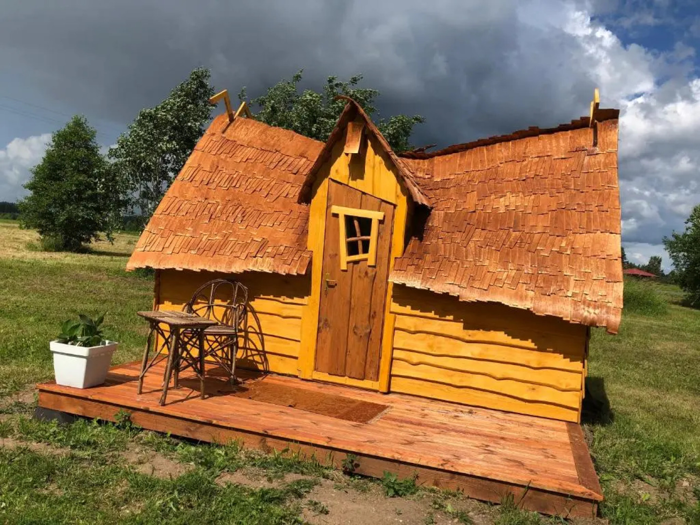 külalistemaja Kadrina mõisa kämpingud