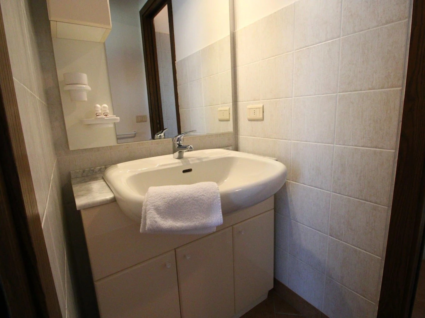 Farmhouse on a hill in the breathtaking Tuscan countryside