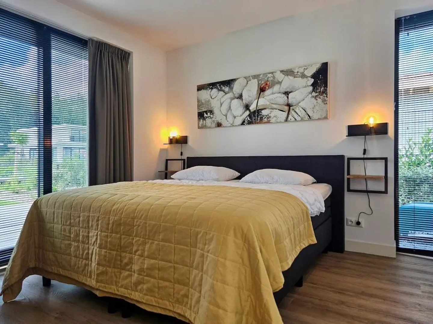 Luxury Villa With Veranda, Canoe