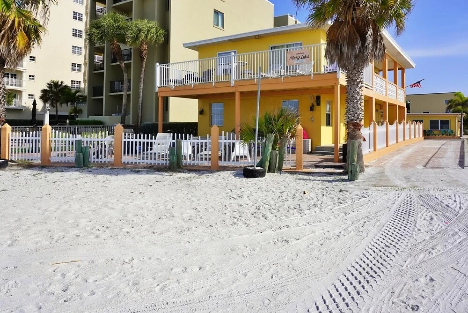 Misty Isles Redington Beachfront Suite 2