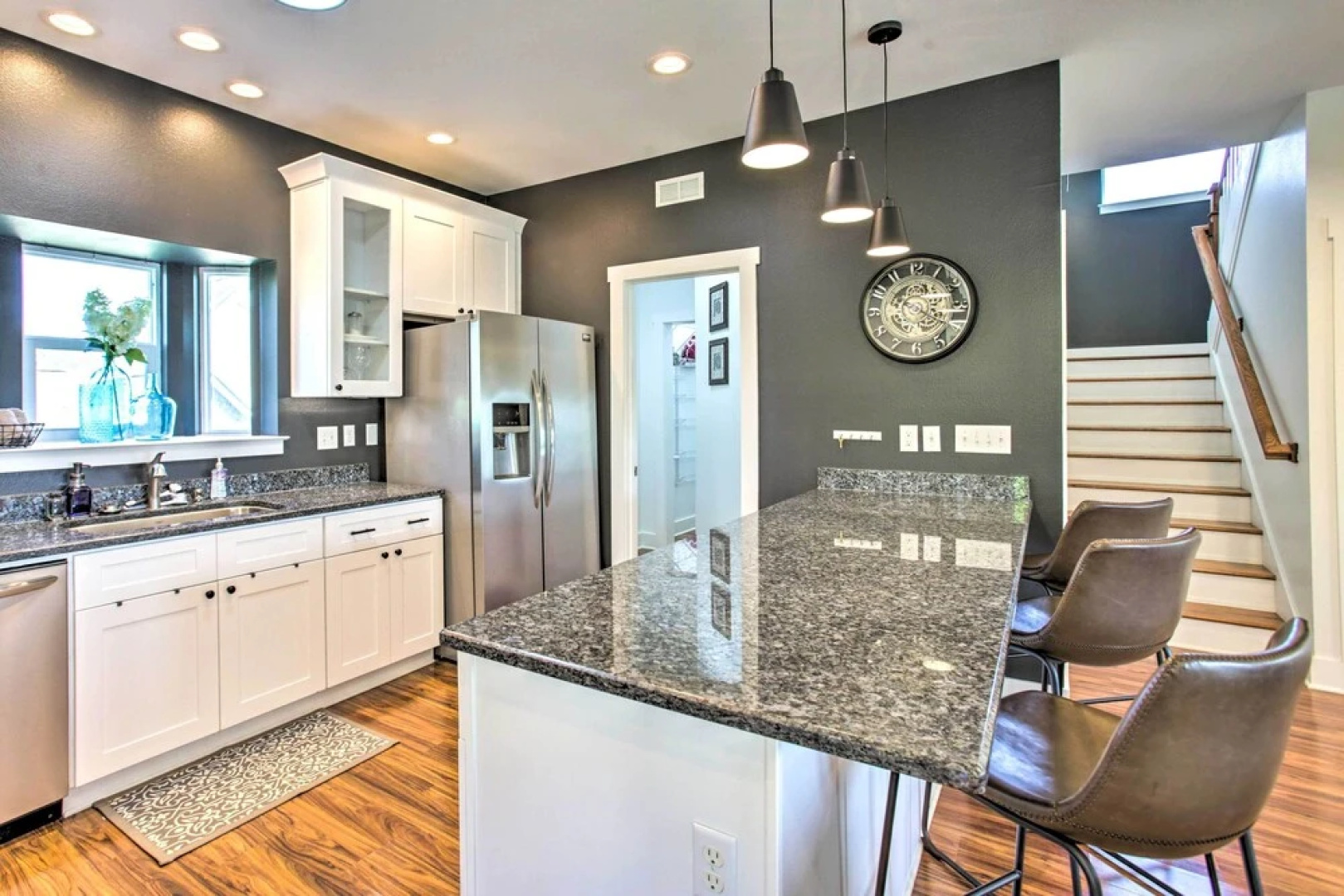 Waveland Abode w/ Patio, Walk to Beach!