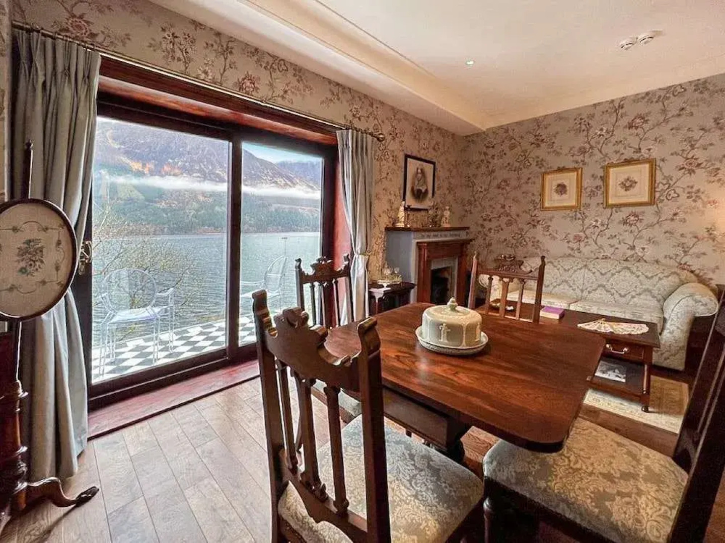 Whispering Pines Lodge