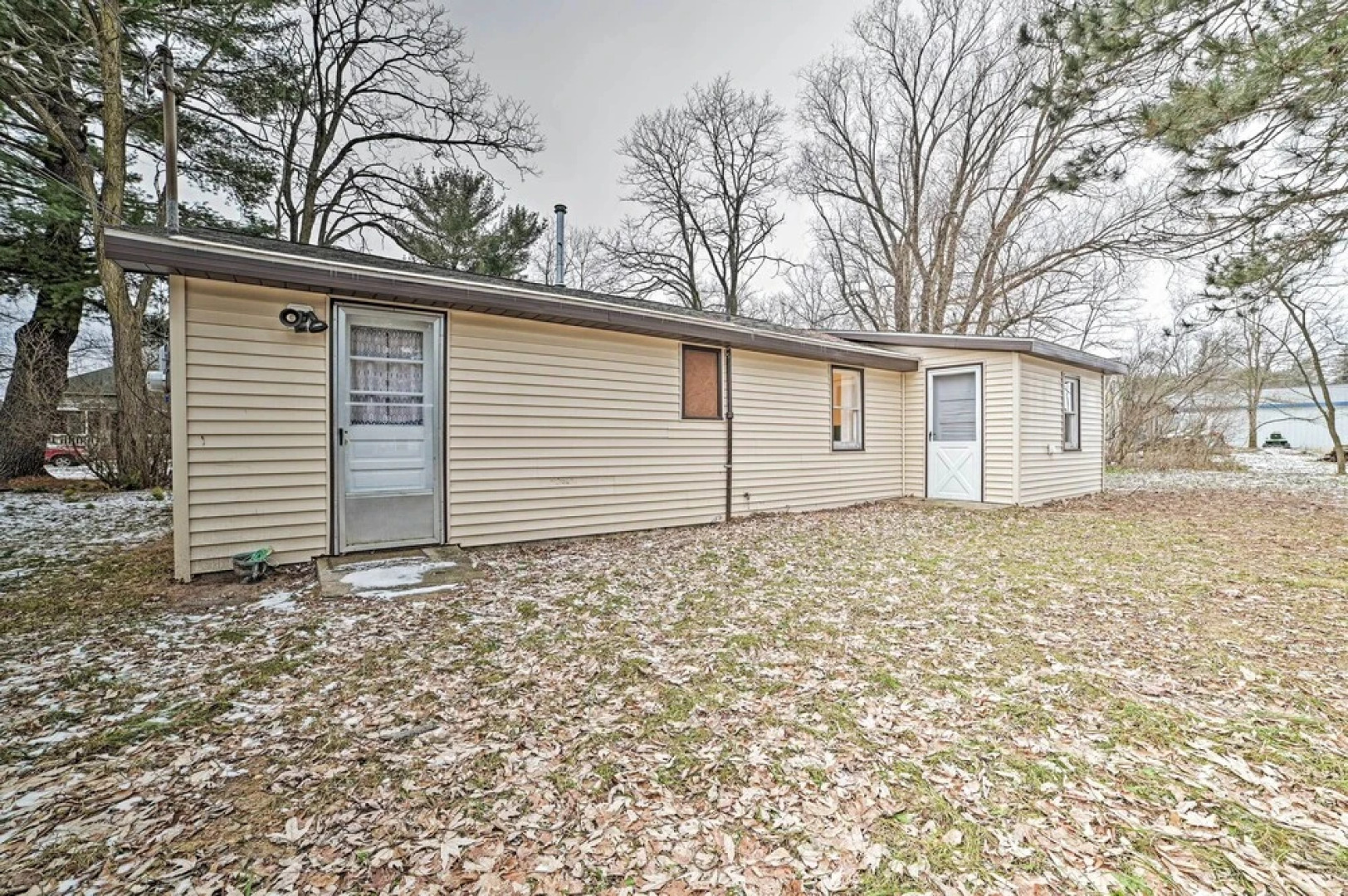 Quaint Frederic Home: Ski, Boat + Hike Nearby