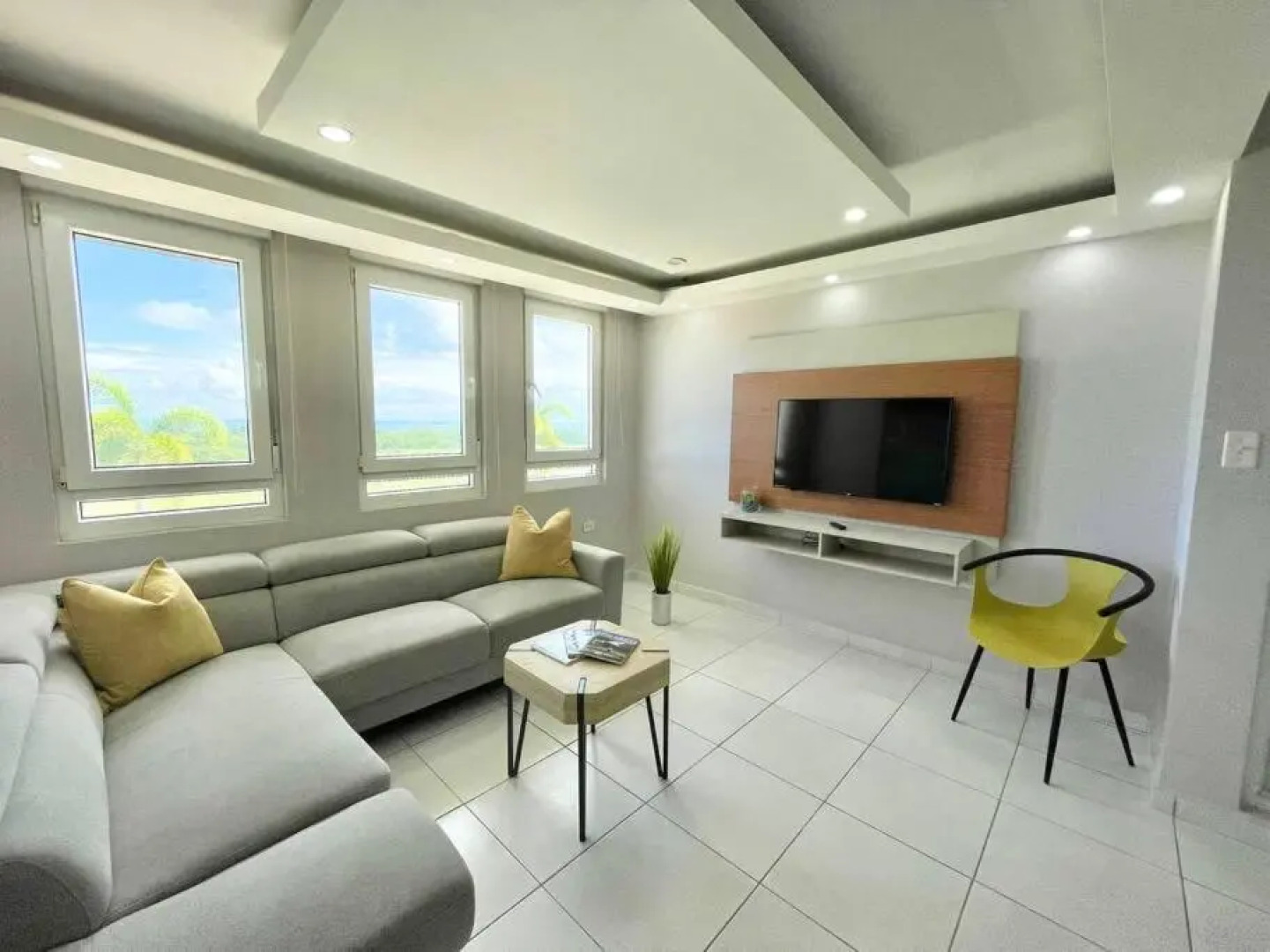 Horizon View Apartment