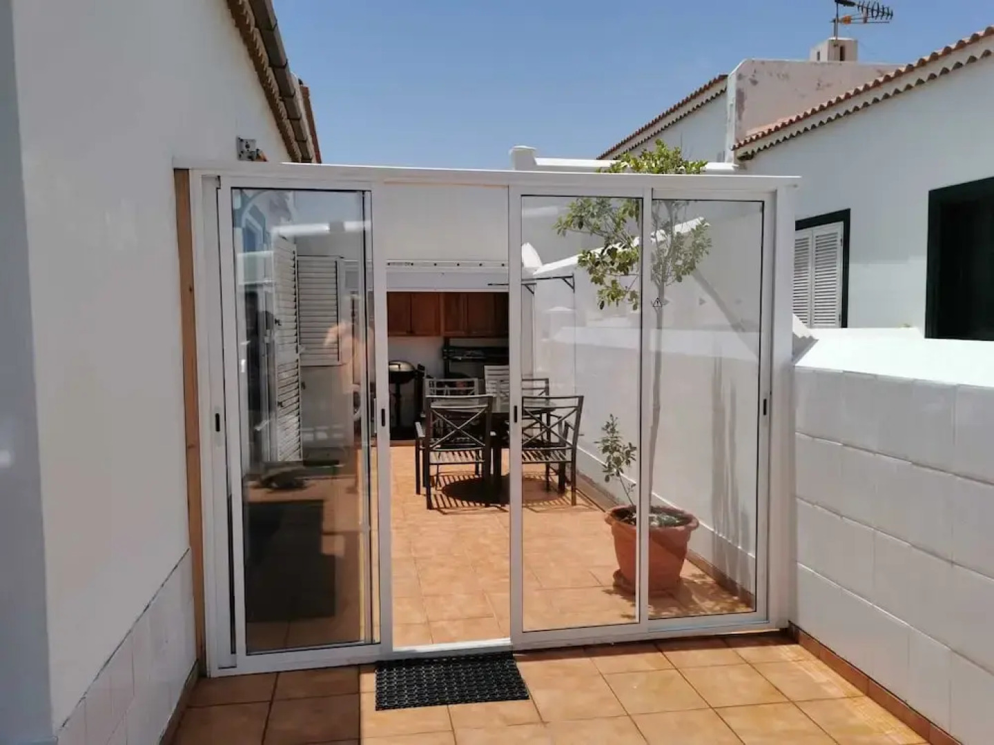 La Casa del Sol, Abades