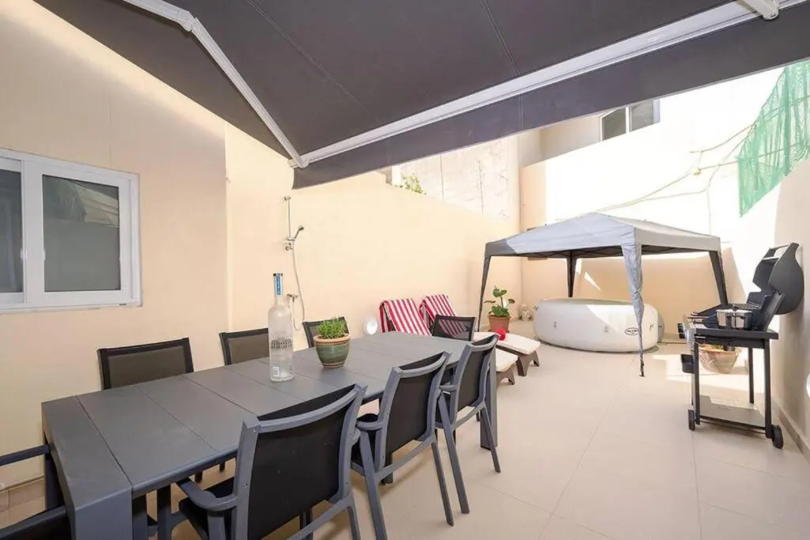 Traditional 3 bedroom home with hot tub (NEW)