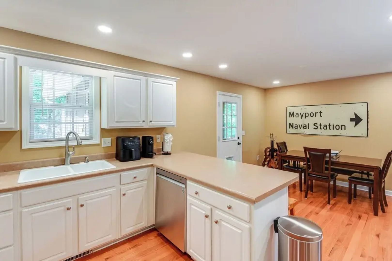 Cozy Hermitage Home w/ Deck: 11 Mi to Nashville!