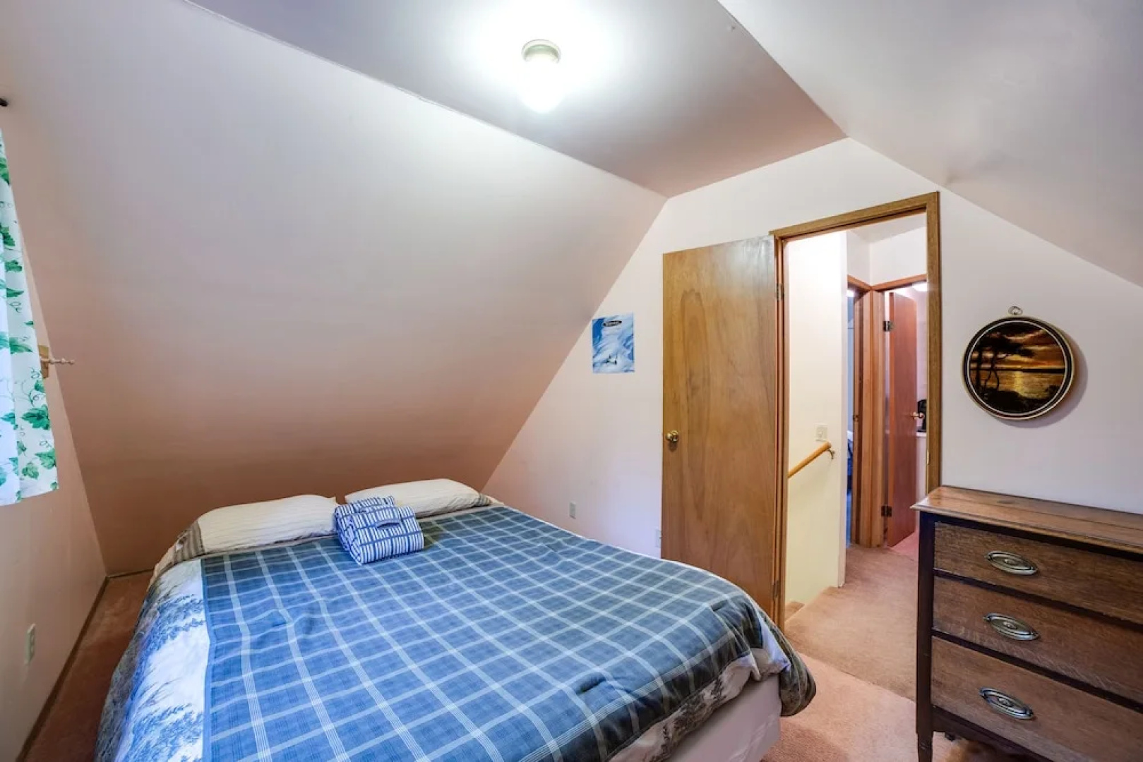 67MF- Hot Tub - Pets Ok - BBQ - Sleeps 5