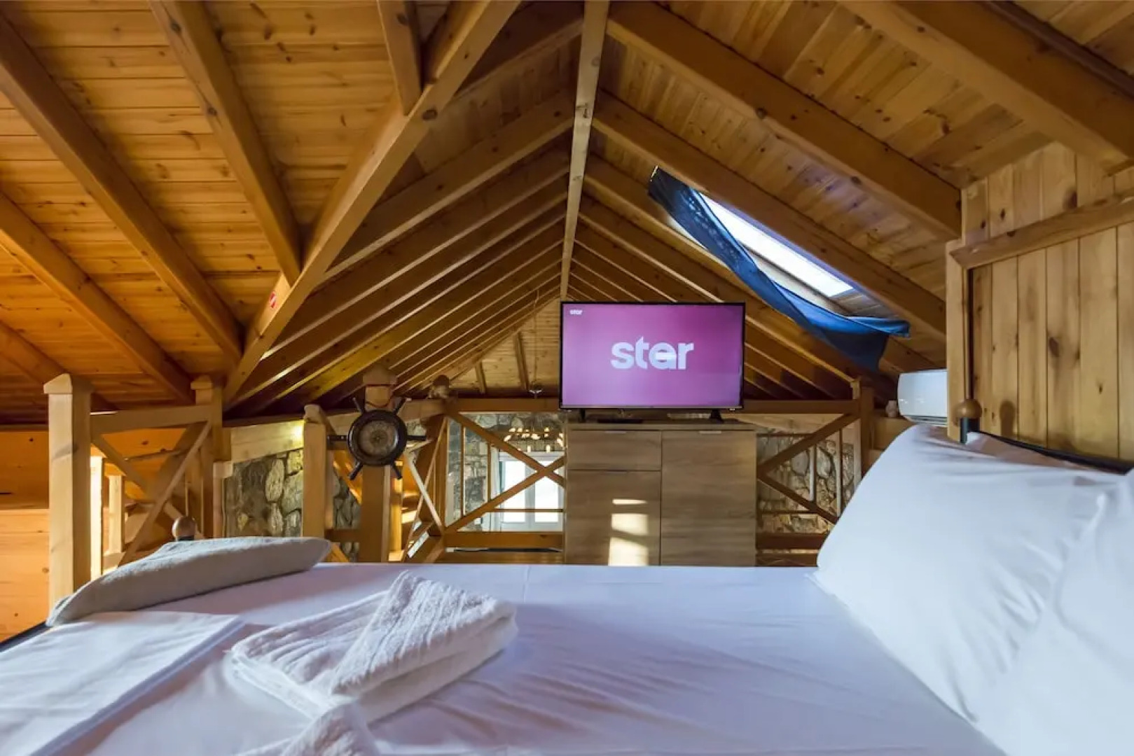 Home Love Stone House by the Pool Near the sea