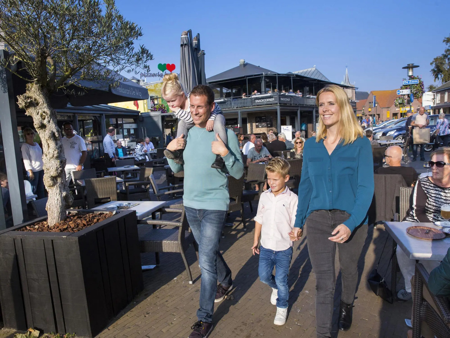 Restyled Bungalow With 2 Bathrooms, Near the Beach