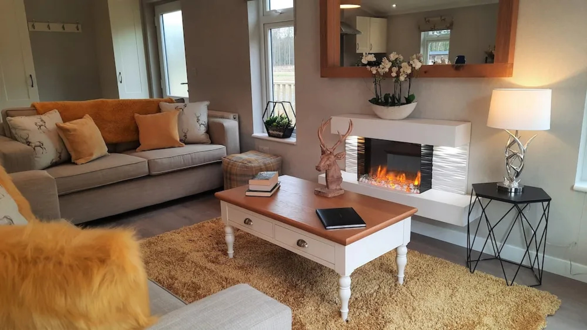 Hollicarrs - Stag Lodge