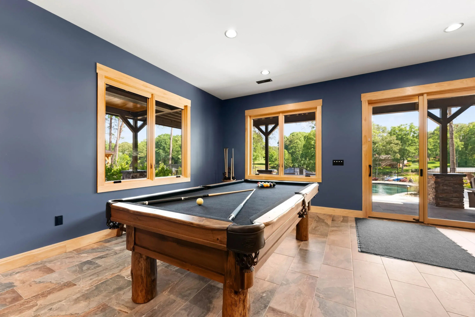 Black Bear Lodge by Avantstay Lakefront Dock Pool Theater Sleeps 20