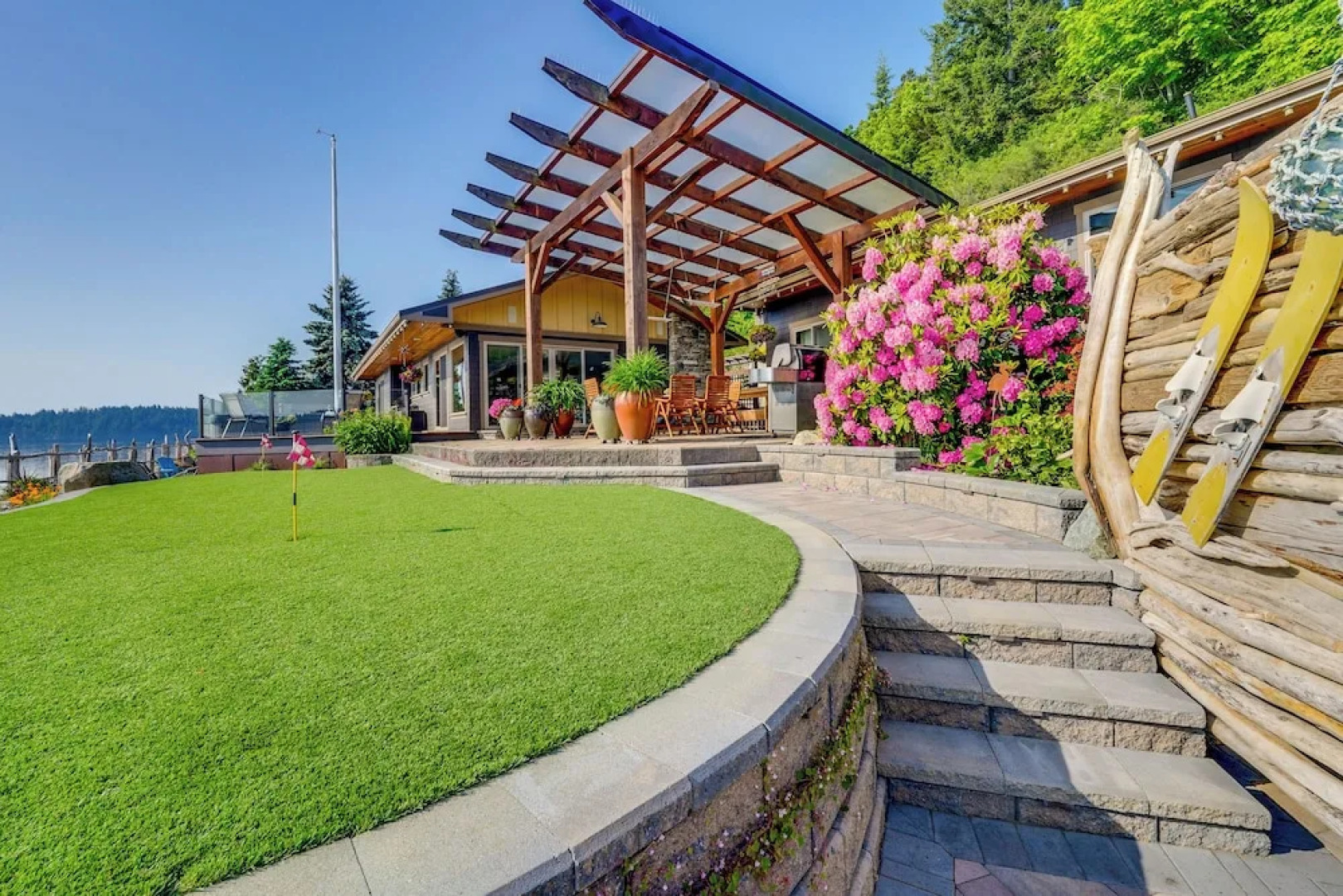 Similk Bay Retreat With Deck, Fire Pit + Hot Tub!