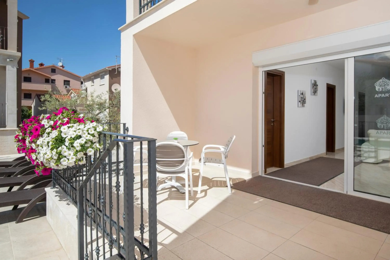 Апарт-отель Nina