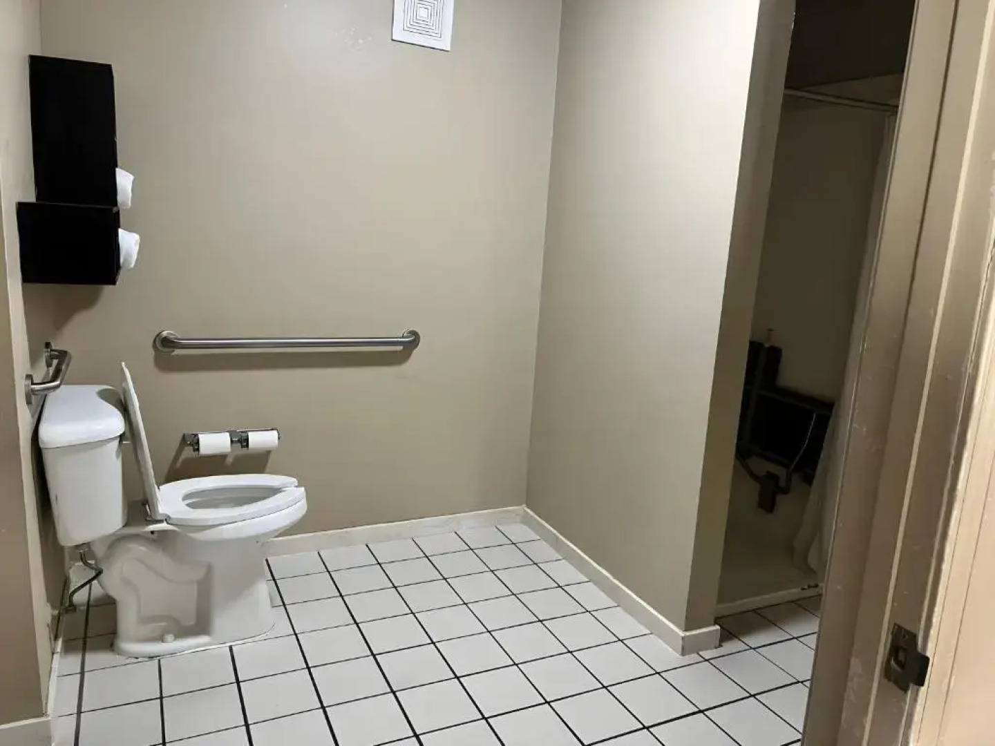 Days Inn & Suites Pine Bluff