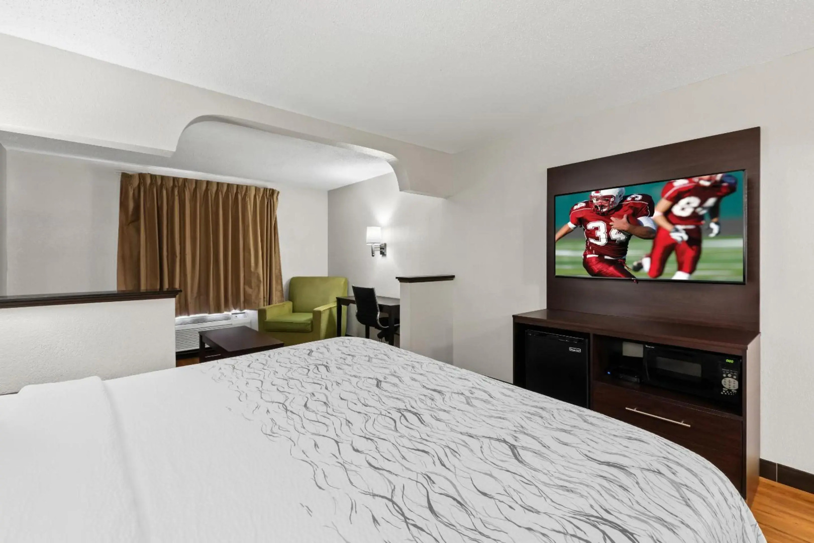 Red Roof Inn PLUS+ & Suites Atlanta Airport South