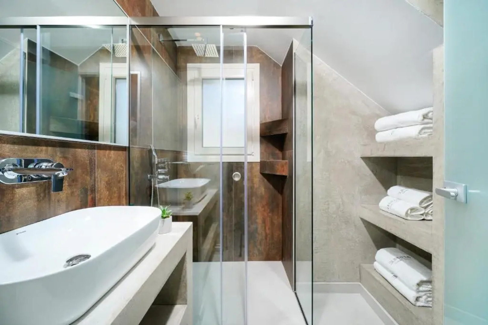 Supreme Luxury Suites