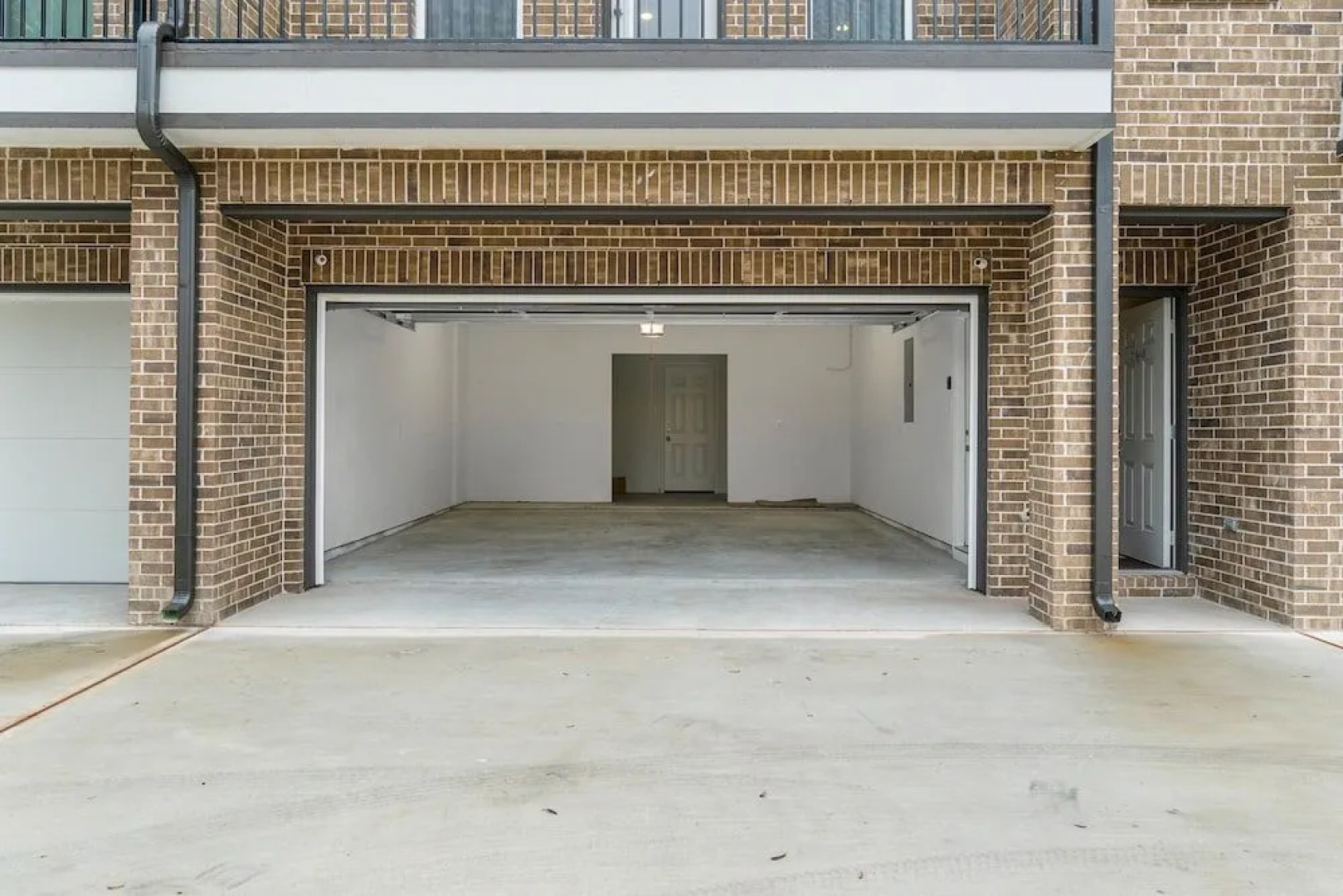 Experience a First Class Stay - 2 BDRM