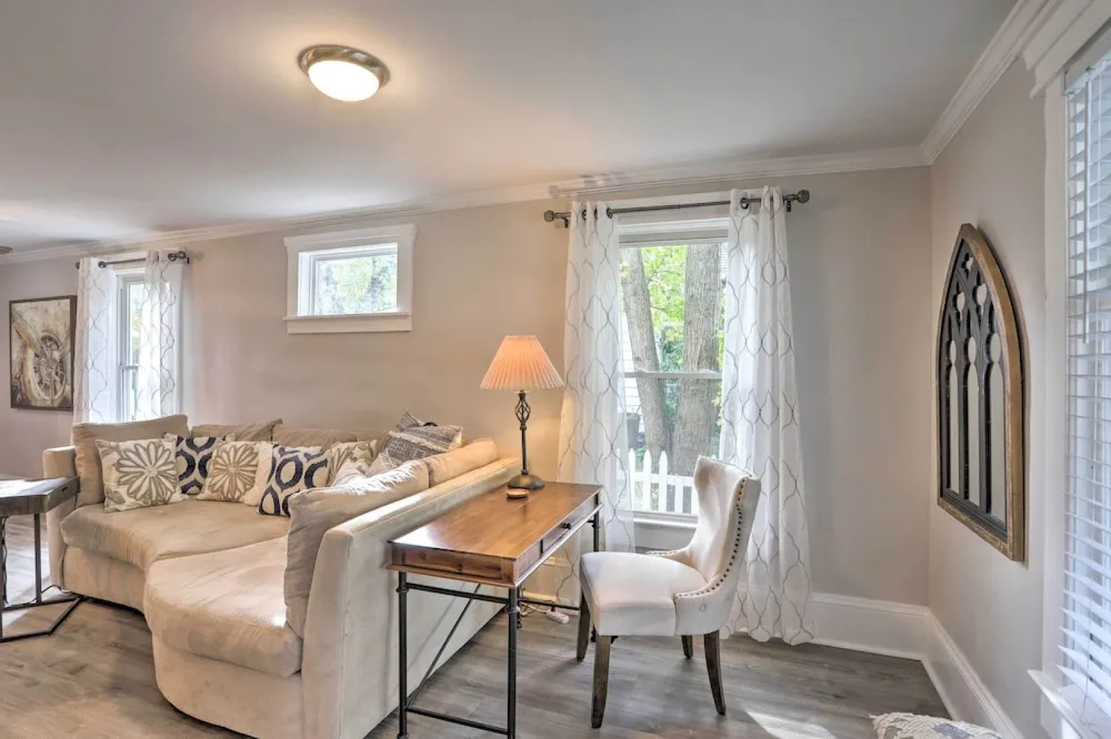 Pet-friendly Home - 1/2 Mi to Downtown Willoughby!